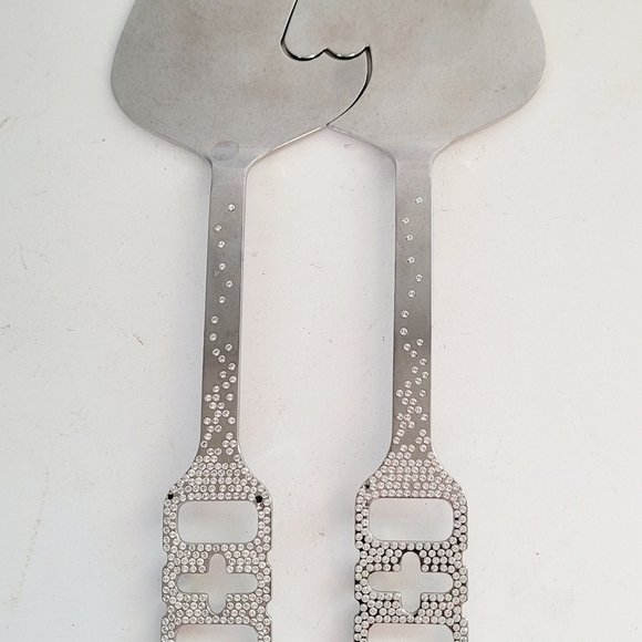 Yaang Stainless Steele and Rhinestone Accent Connecting Hearts Cake Server - Picture 7 of 7